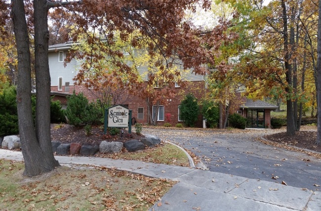 2 Bedrooms, Condo, For Sale, Seminole Glen Garden, Mickelson Parkway, 2 Bathrooms, Listing ID 1017, Fitchburg, Dane, Wisconsin, United States, 53711,
